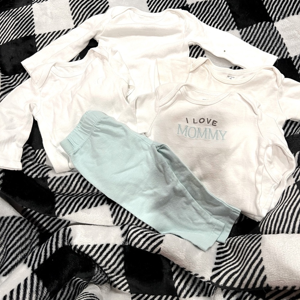 3 months body suit and pant set.
